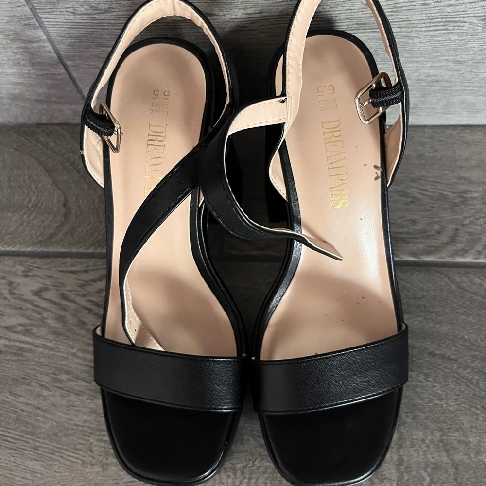 Dream Pairs Heels